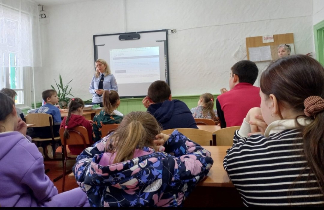 Беседа с несовершеннолетними.
