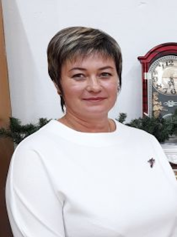 Попова Елена Викторовна.